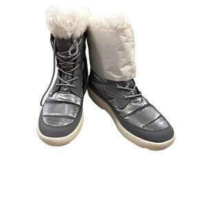 Sperry Women's Bearing Plushwave Silver Shimmer Nylon Boots US 9.5 Br